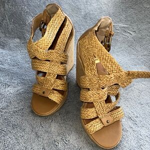 Dolce Vita Wedge in Tan